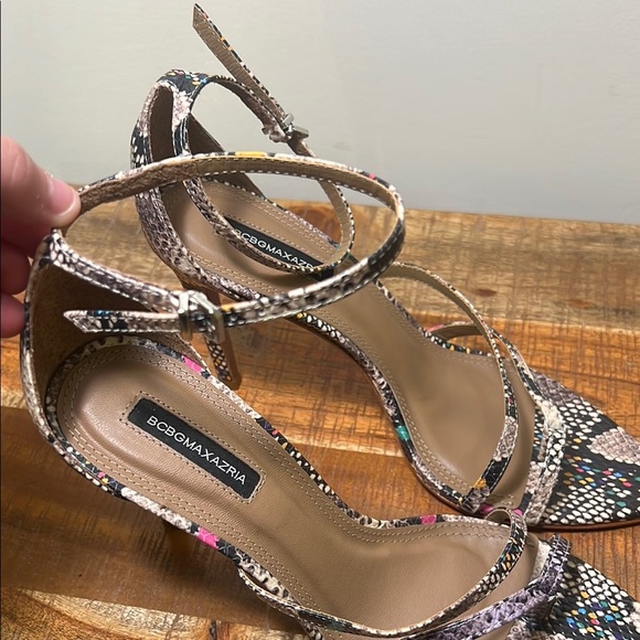 BCBG BCBGMAXAZRIA AVERY Multicolor SNAKE LEATHER HIGH HEEL SANDALS, Women’s 8.5 - Picture 6 of 6